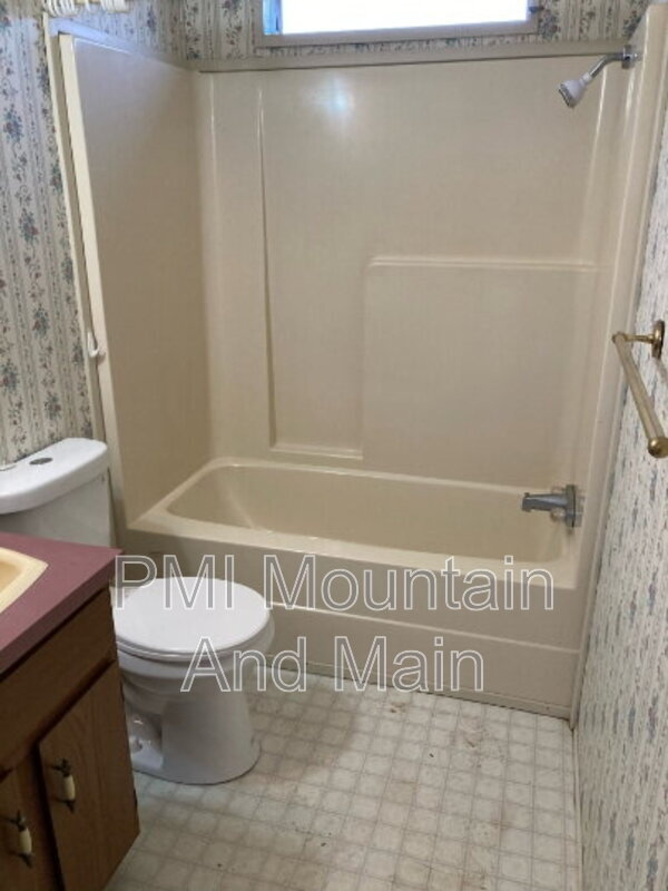 Building Photo - 122 Gamblers Run