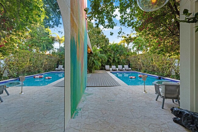 Building Photo - 1884 SW 17th St