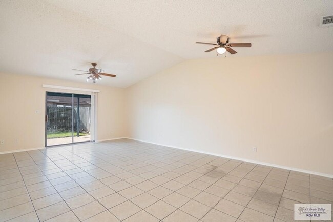 Building Photo - 1307 Lily Ln