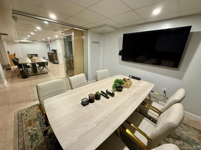 Building Photo - 220 Pelham Rd