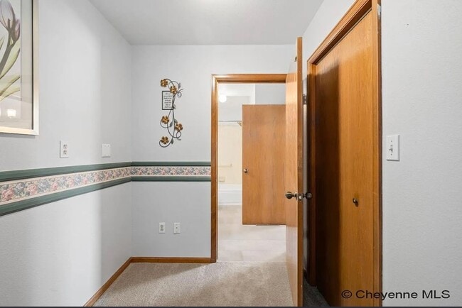 Building Photo - 3 BEDROOM, 2 BATHROOM TOWNHOME WITH 1 CAR ...