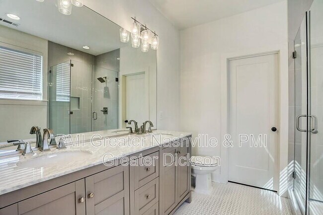 Building Photo - 1113 Park St