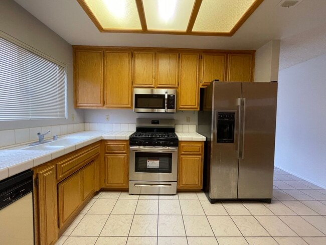 Building Photo - Two Bedroom Two Bathroom Home in Hemet!