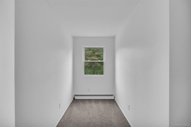 Building Photo - 98 Dahlia Dr