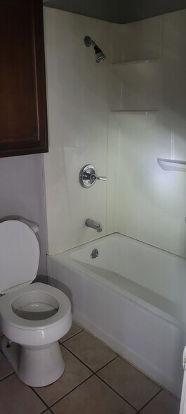 Restroom - 3003 Parker Ln