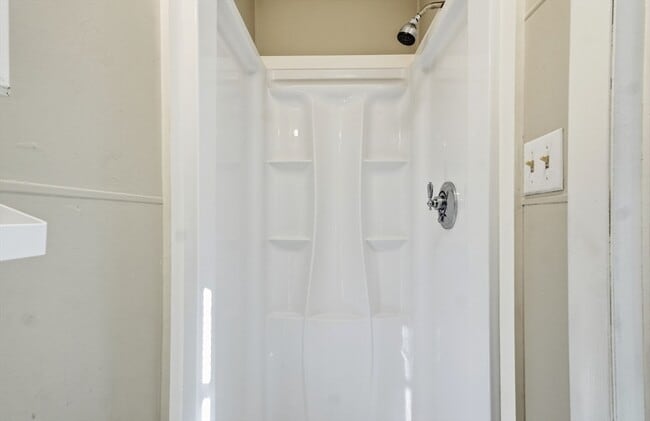 Building Photo - 29 Allen St