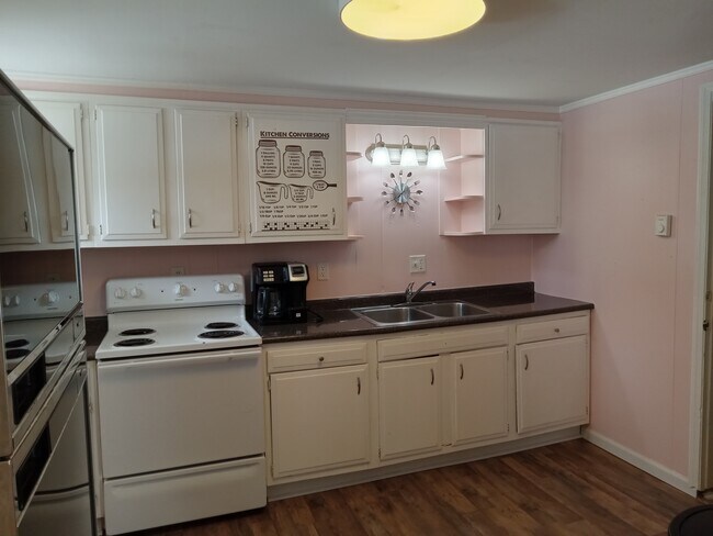 Building Photo - 141 W Schuyler St