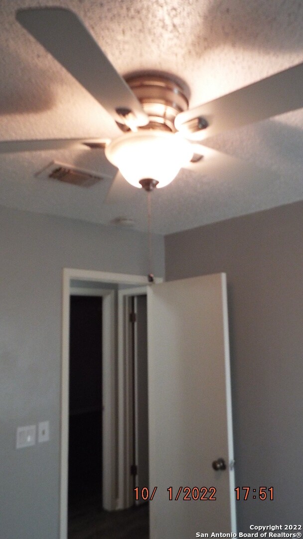 Building Photo - 8032 Laurel Bend