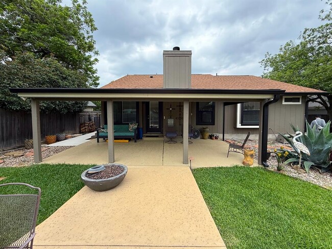 Building Photo - 1310 Lauretta Wood Dr