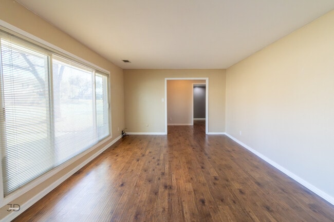 Building Photo - 4306 Briar Cliff Dr