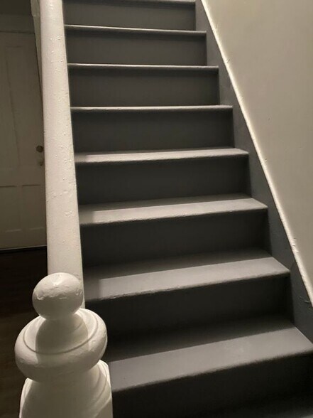 Building Photo - 57 Vine St