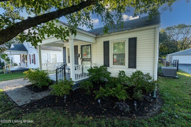 Building Photo - 720 Gheens Ave