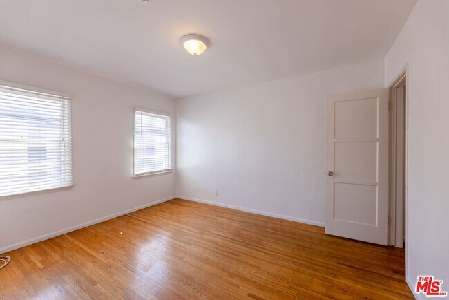 Building Photo - 8539 1/2 Cashio St