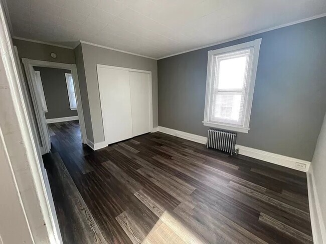 Building Photo - 47 W 17th St