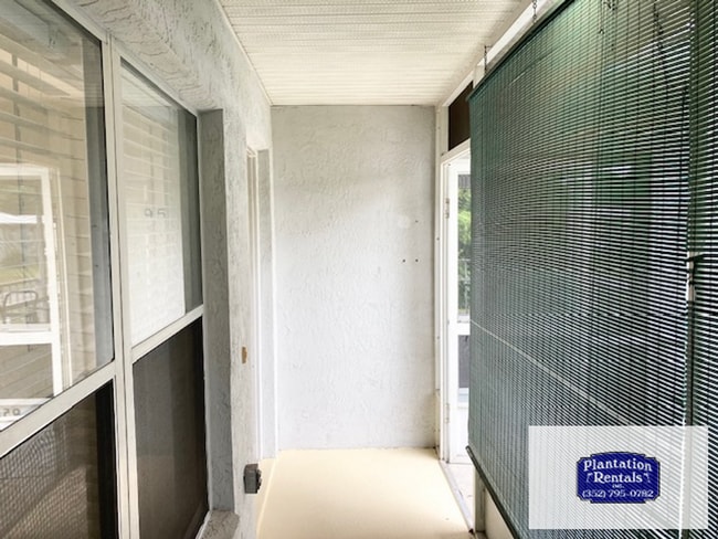 Building Photo - Available Soon! Recently Remodeled!