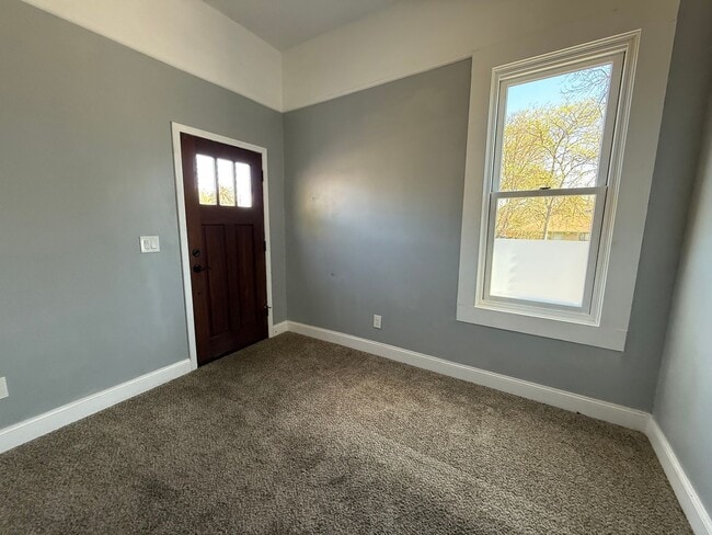 Building Photo - 3987 8th Ave