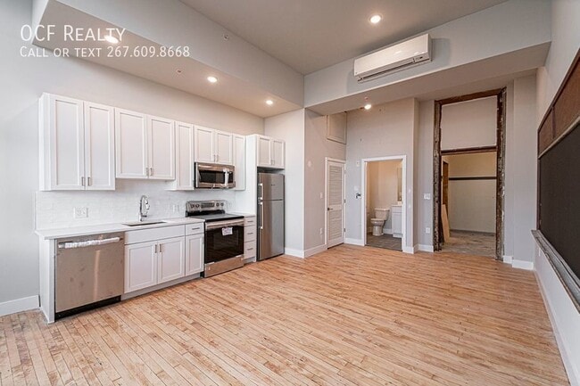 Building Photo - 1300 S 19th St