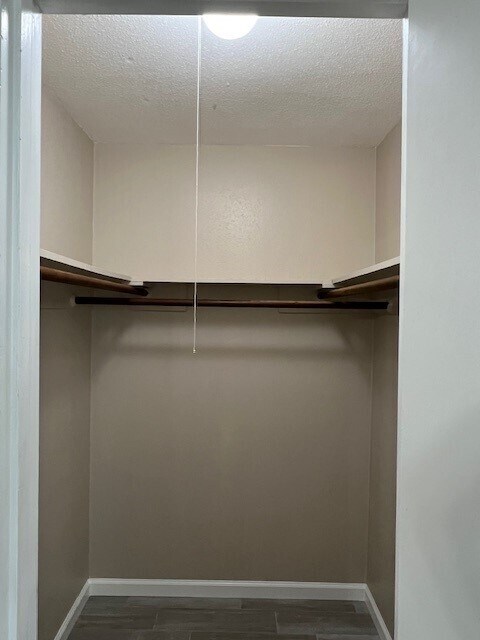 Building Photo - 18734 Wood Glen Ln