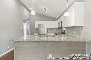 Building Photo - 1611 E Carson St