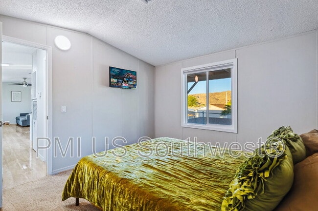 Building Photo - 437 Riverfront Dr