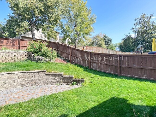 Building Photo - 1041 W Laurenwood Ln