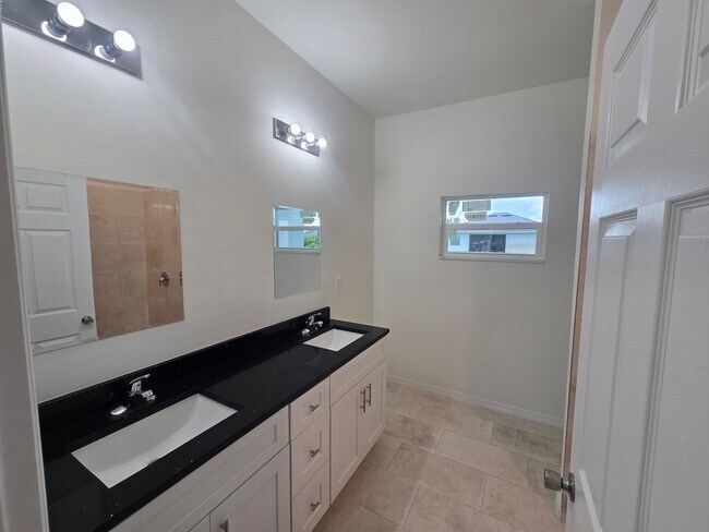 Building Photo - BRAND NEW CONSTRUCTION-3/2/1-MOVE IN READY