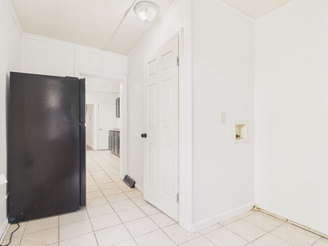 Building Photo - 4 Bedroom Single Family Home in Steelton