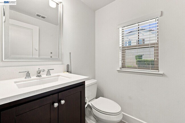 Building Photo - 33 Roccolino Ln