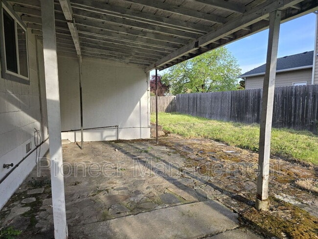Building Photo - 2250 Austin Rd