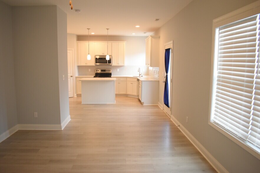 Building Photo - 4624 Runaway Bay Ln