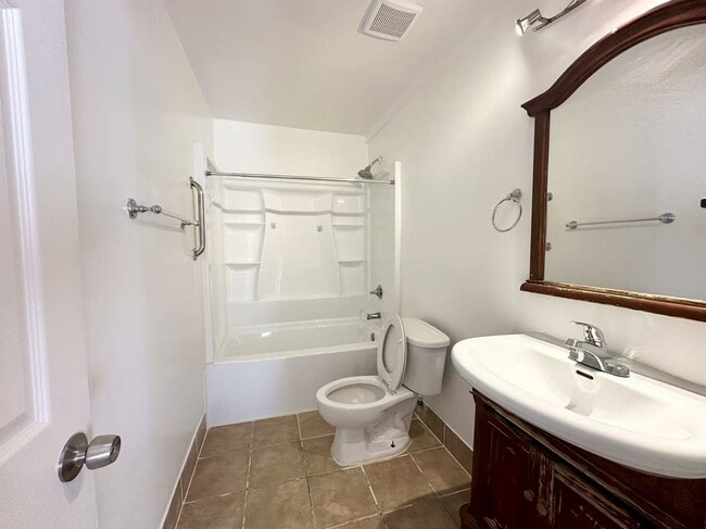 Building Photo - Charming Single-Story Home in Spring Valley