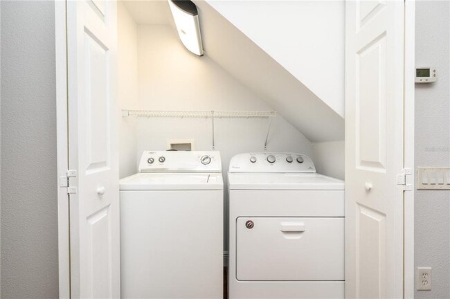 Building Photo - 1242 Vineland Pl