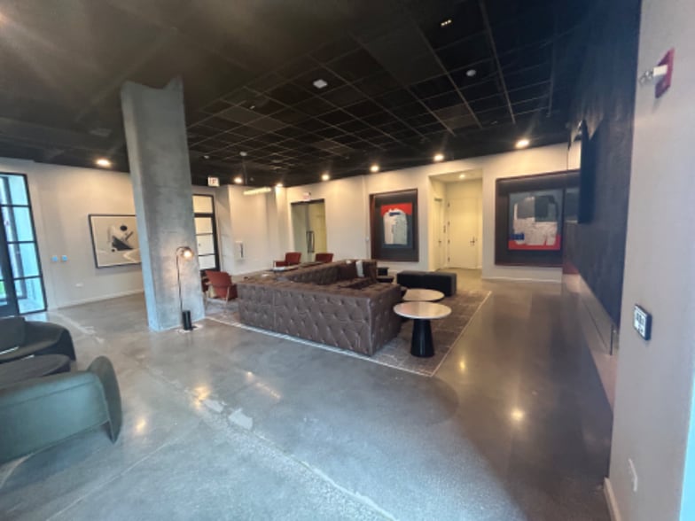 Building Photo - 1100 W Randolph St