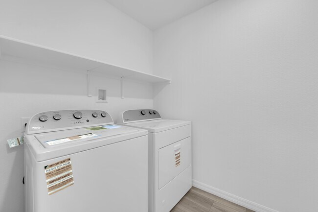 Building Photo - 10239 Estancia Hl St