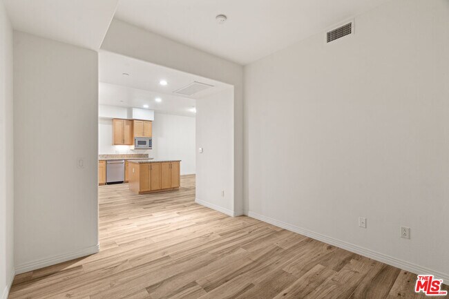 Building Photo - 4050 Glencoe Ave