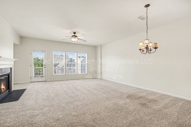 Building Photo - 15658 King Louis Ct