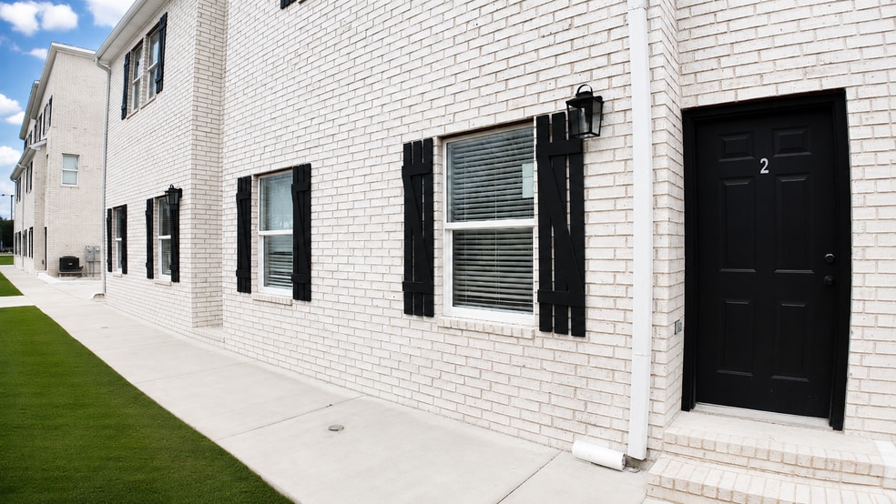 Building Photo - 416 N Church St