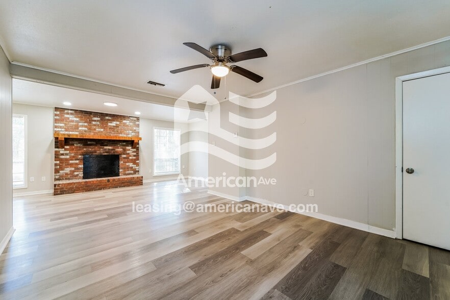 Building Photo - 3180 Benson Dr