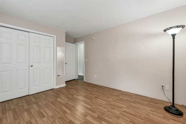 Building Photo - 368 Chesham Rd