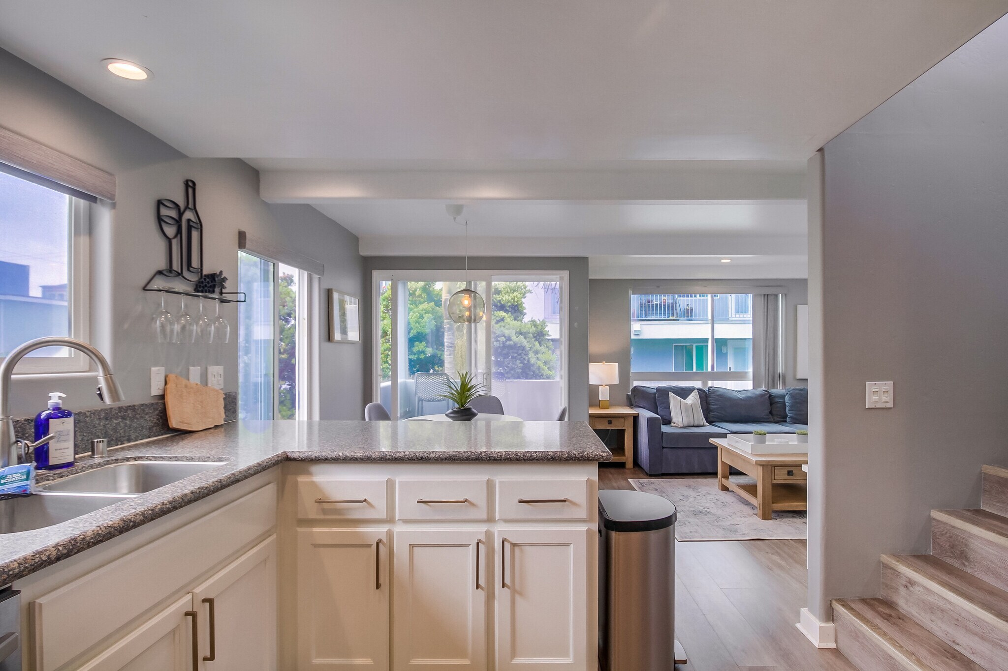 Building Photo - 735 Whiting Ct