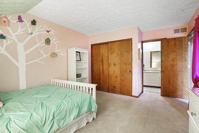 Building Photo - 3021 Cranston Dr