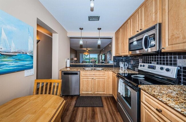 Building Photo - 6295 Bahia Del Mar Cir