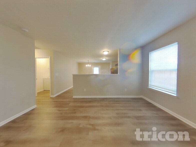 Building Photo - 6353 Avacado Dr