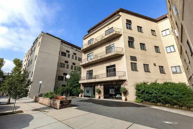 Building Photo - 75 Liberty Ave