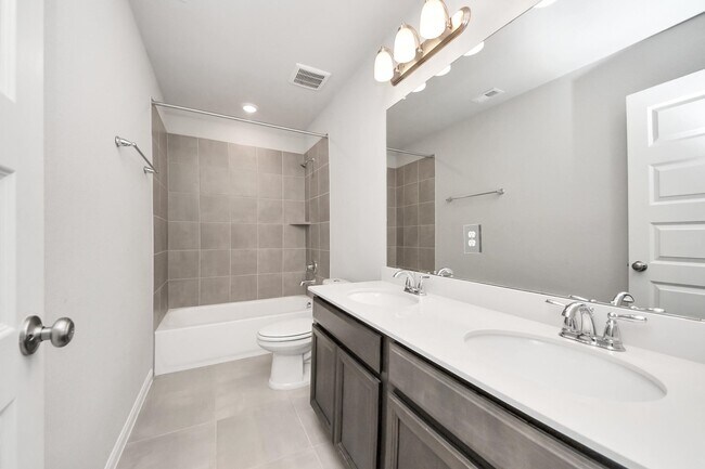 Building Photo - 7206 Melrose Ln