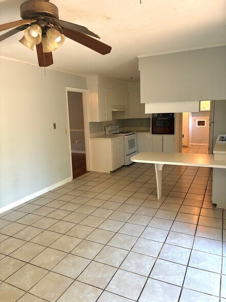 Building Photo - 1258 Plantation Blvd