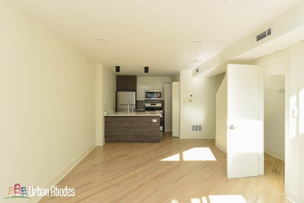 Building Photo - 935 W Grace St