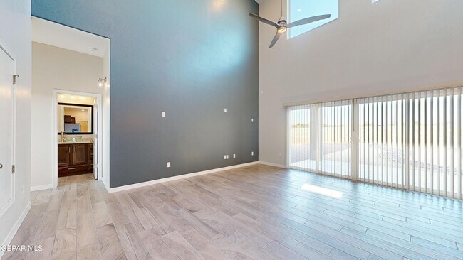 Building Photo - 500 La Entrada Cir