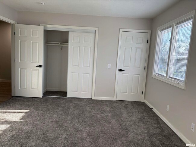 Building Photo - 3326 Jennings Dr