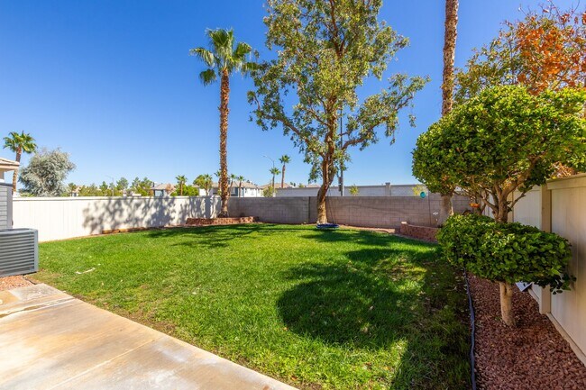 Building Photo - Beautifully Updated 3 Bedroom Southeast Ve...